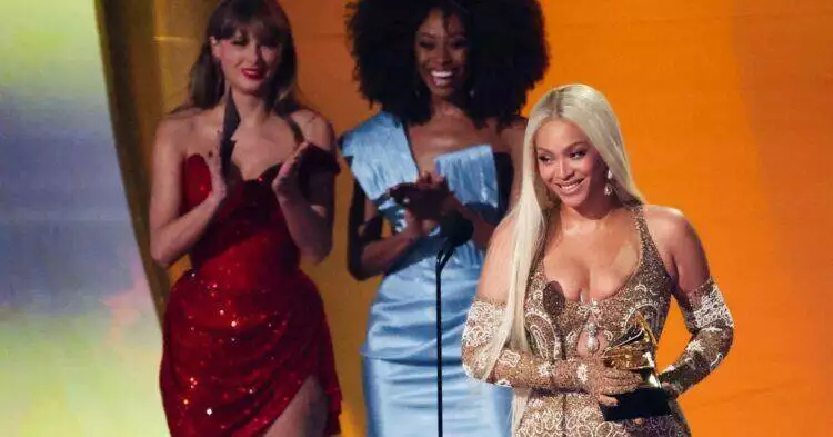 Beyonce on stage accepting best country album award (Reuters)