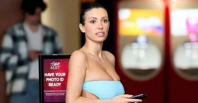 Bianca Censori (Instagram | bbiancacensori)