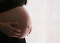 Pregnant belly (Unsplash | freestocks)