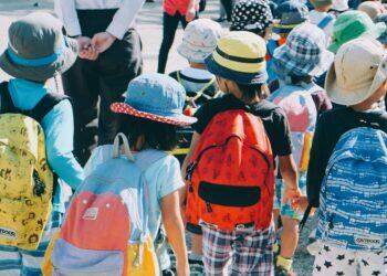 School Children (Unsplash | note thanun)