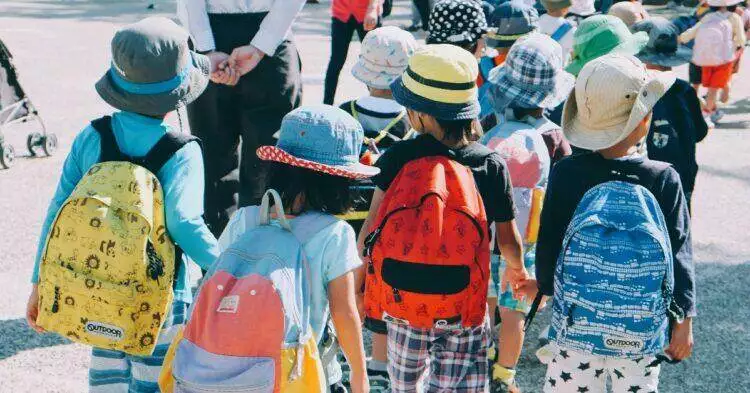 School Children (Unsplash | note thanun)
