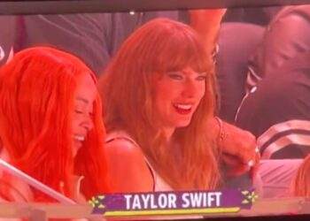 Taylor Swift loses followers after being booed at