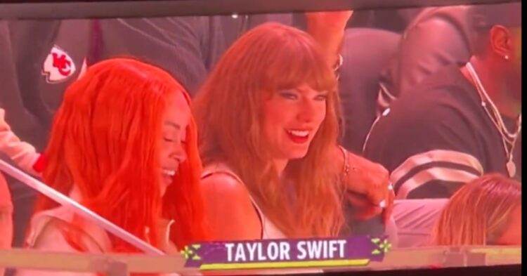 Taylor Swift loses followers after being booed at