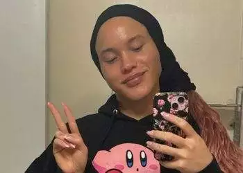 Airyn De Niro mirror selfie