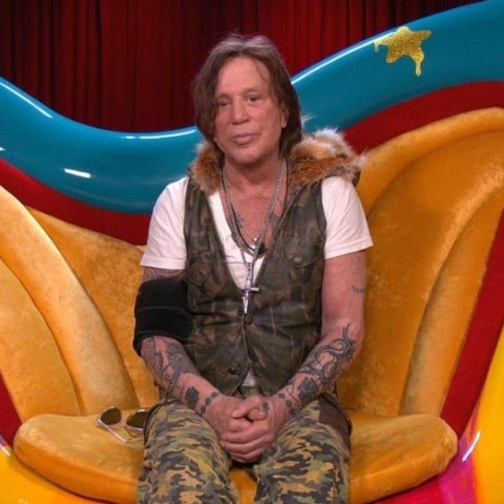 mickey rourke apologizing to Jojo Siwa