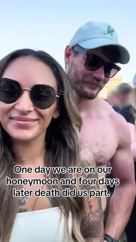 picture of the couple in the music festival