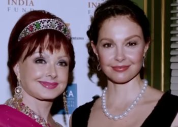 Naomi Judd and daughter Ashley Judd