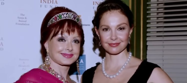 Naomi Judd and daughter Ashley Judd