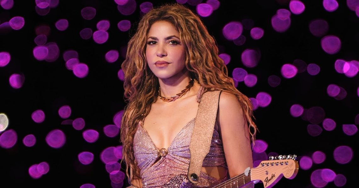 Shakira on stage