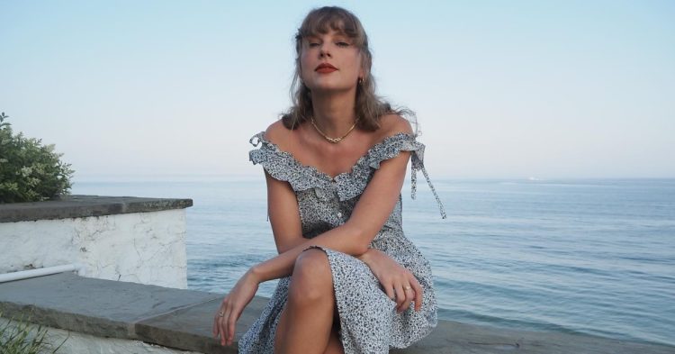 Taylor Swift at the beach