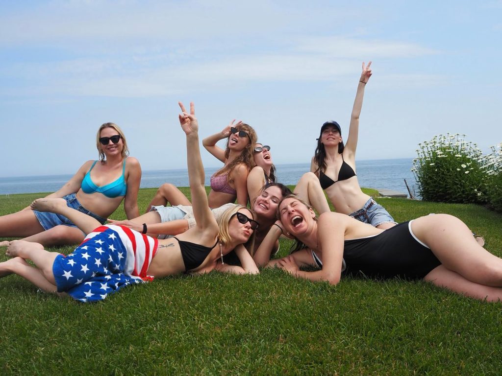 Taylor Swift and her friends at the beach