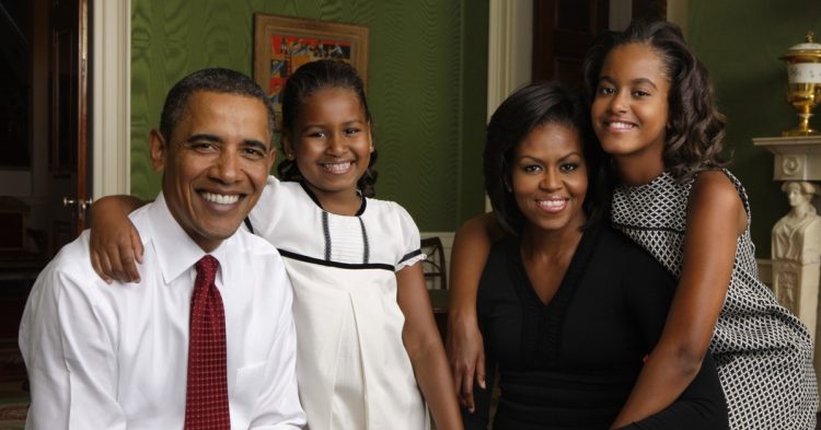 michelle obama, barack, obama, and their 2 daughters sasha and malia