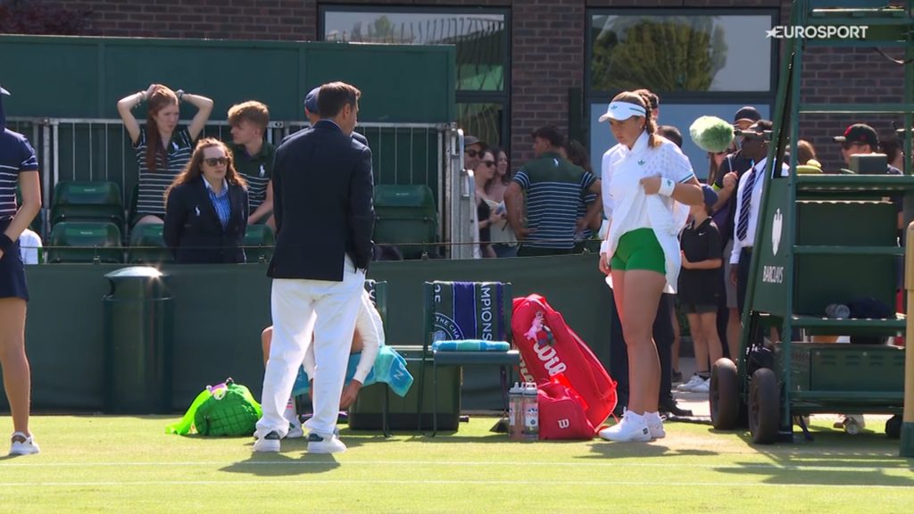 Jelena Ostapenko lifting up her skirt