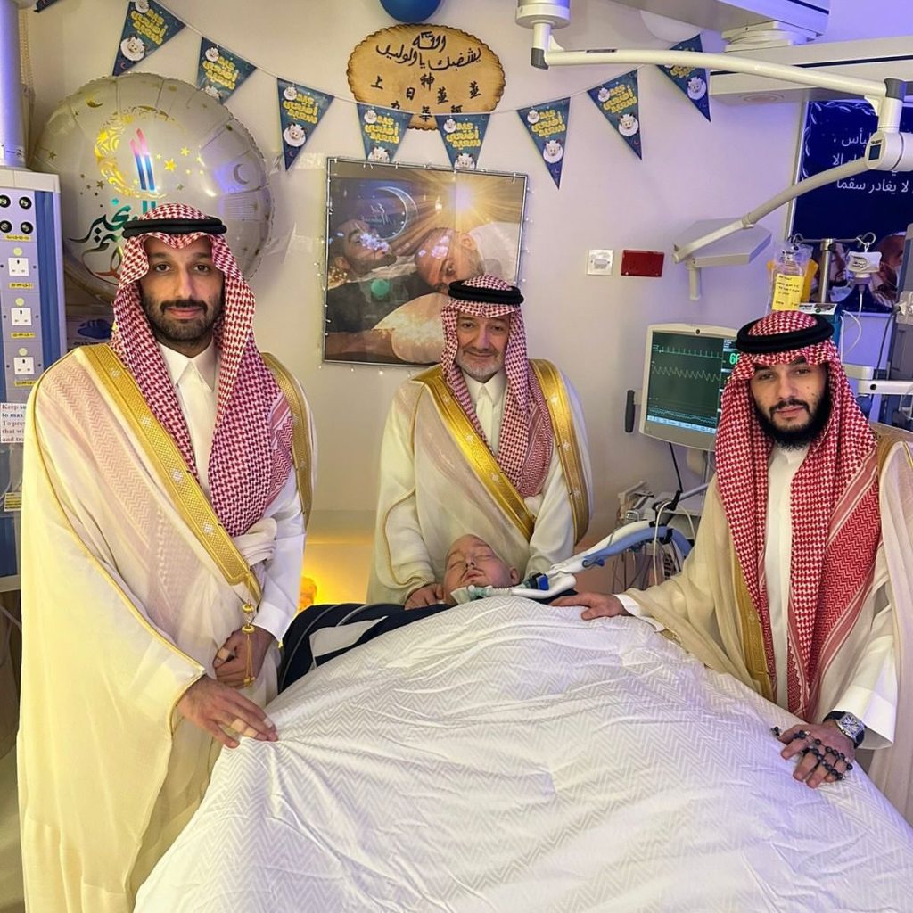 People visiting Prince Al Waleed bin Khaled bin Talal Al Saud